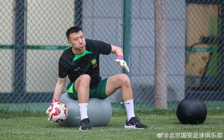 皇冠体育官方网站-1号韩佳奇重返训练场