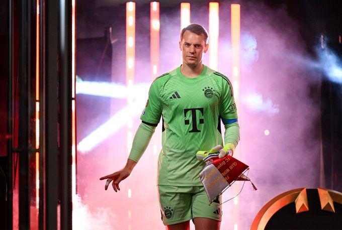 皇冠体育官网-诺伊尔将参加他的第20个德甲赛季，历史第二长