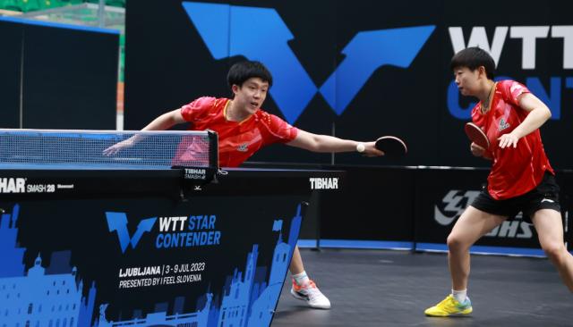 皇冠体育官方网站-国乒提前包揽混双男双冠亚军 王艺迪/蒯曼冲冠军