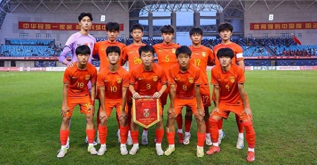 中国U16男足3-2战胜塔吉克斯坦U16男足，取得两连胜|国家队|北京|袁博涵|霍吉耶夫|彭熙然_新浪新闻